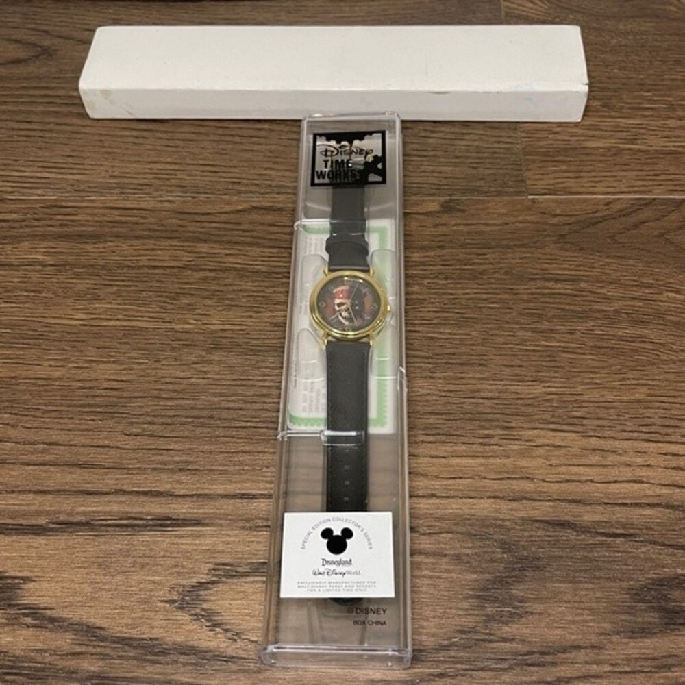 Walt Disney Pirates of the Caribbean Special Edition Sold Out Collectors Watch